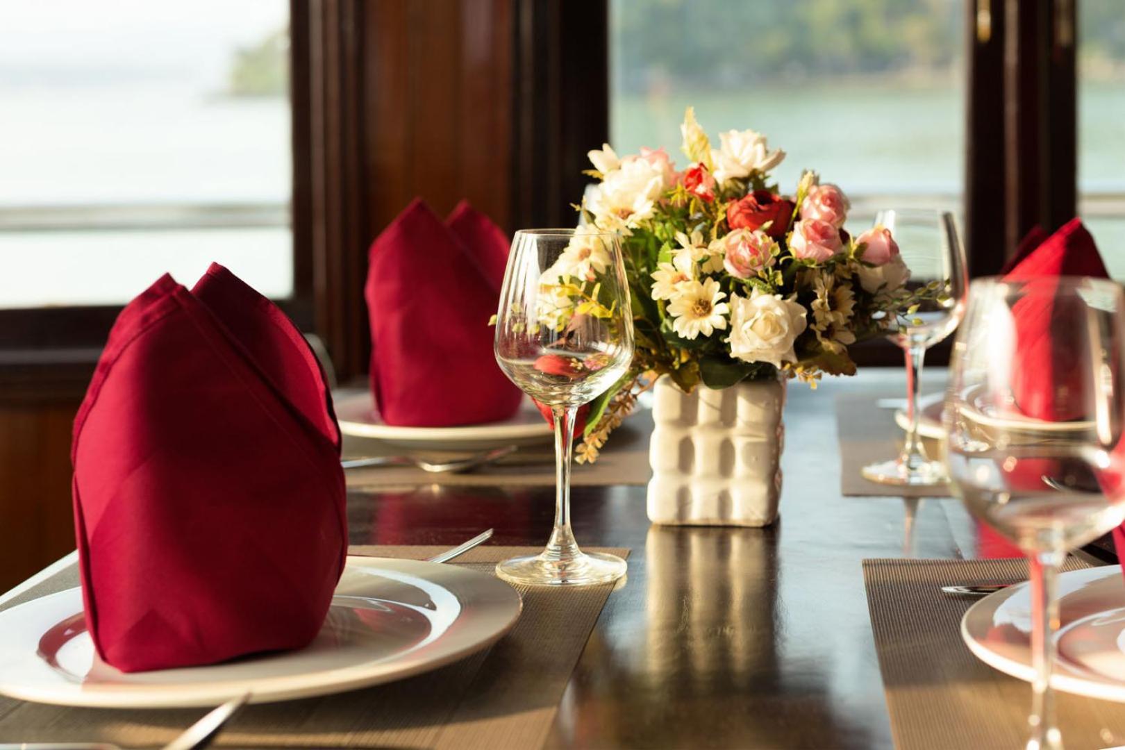 Cozy Bay Classic Cruise Ha Long Zewnętrze zdjęcie
