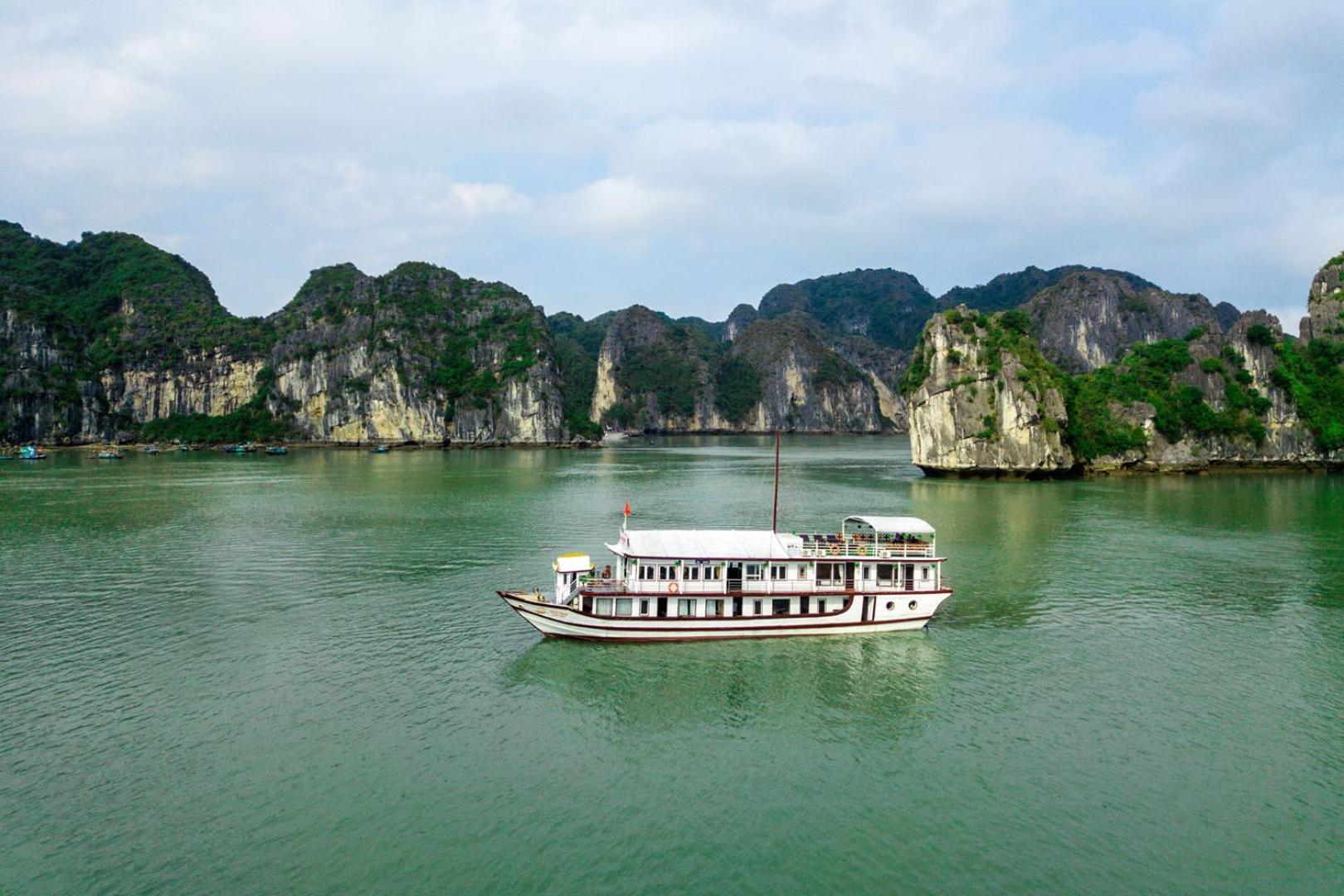 Cozy Bay Classic Cruise Ha Long Zewnętrze zdjęcie